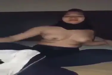 Bisikan Mesra Buka Baju Di Depan Pacar Sange