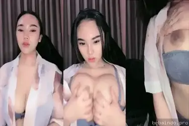 Cewek Cantik Toket Gede Pamer Body Di Live Lumer WOT